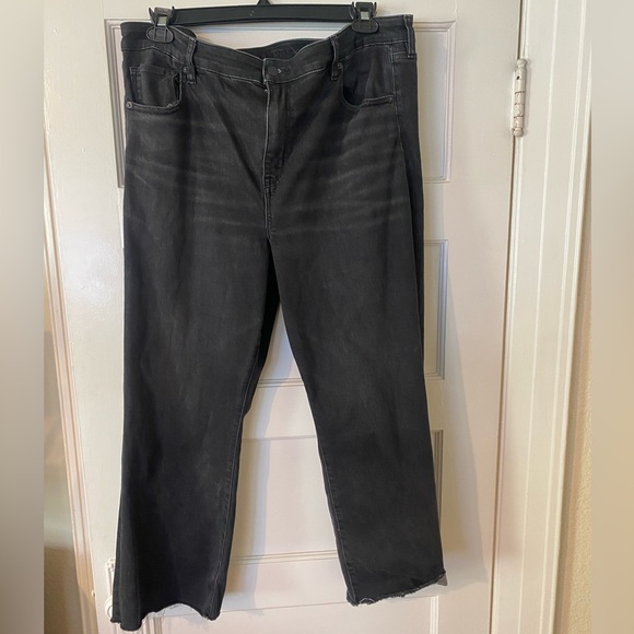 AE Next Level High-Waisted Kick Bootcut Crop Jean - Picture 4 of 11